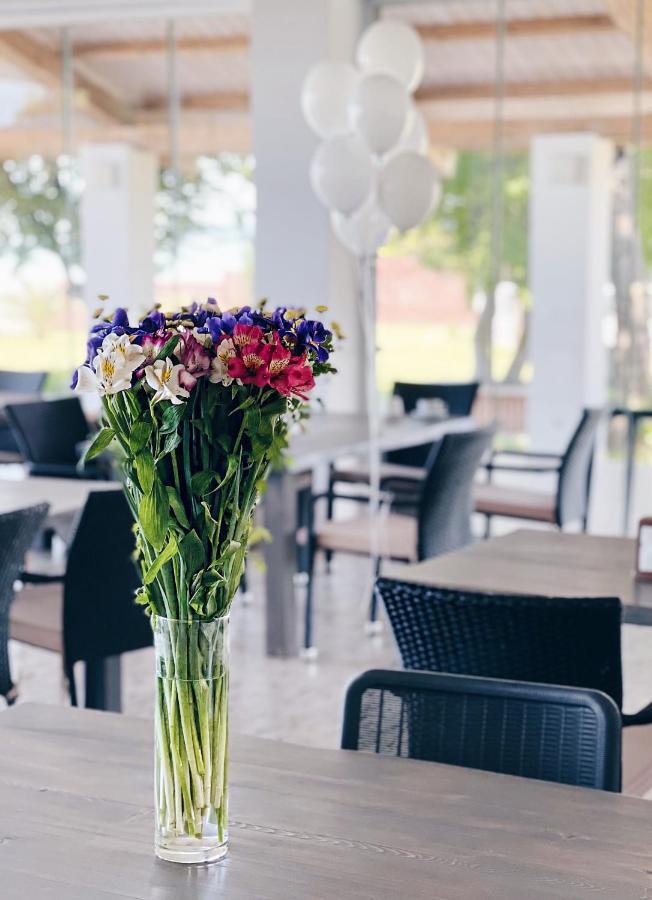 גודאותה Injir Village Hotel מראה חיצוני תמונה