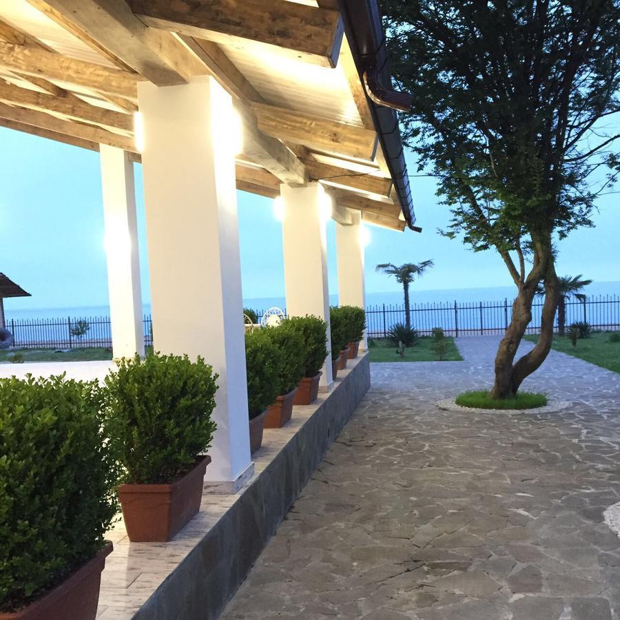 גודאותה Injir Village Hotel מראה חיצוני תמונה