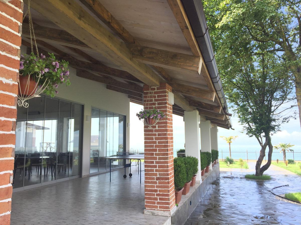 גודאותה Injir Village Hotel מראה חיצוני תמונה