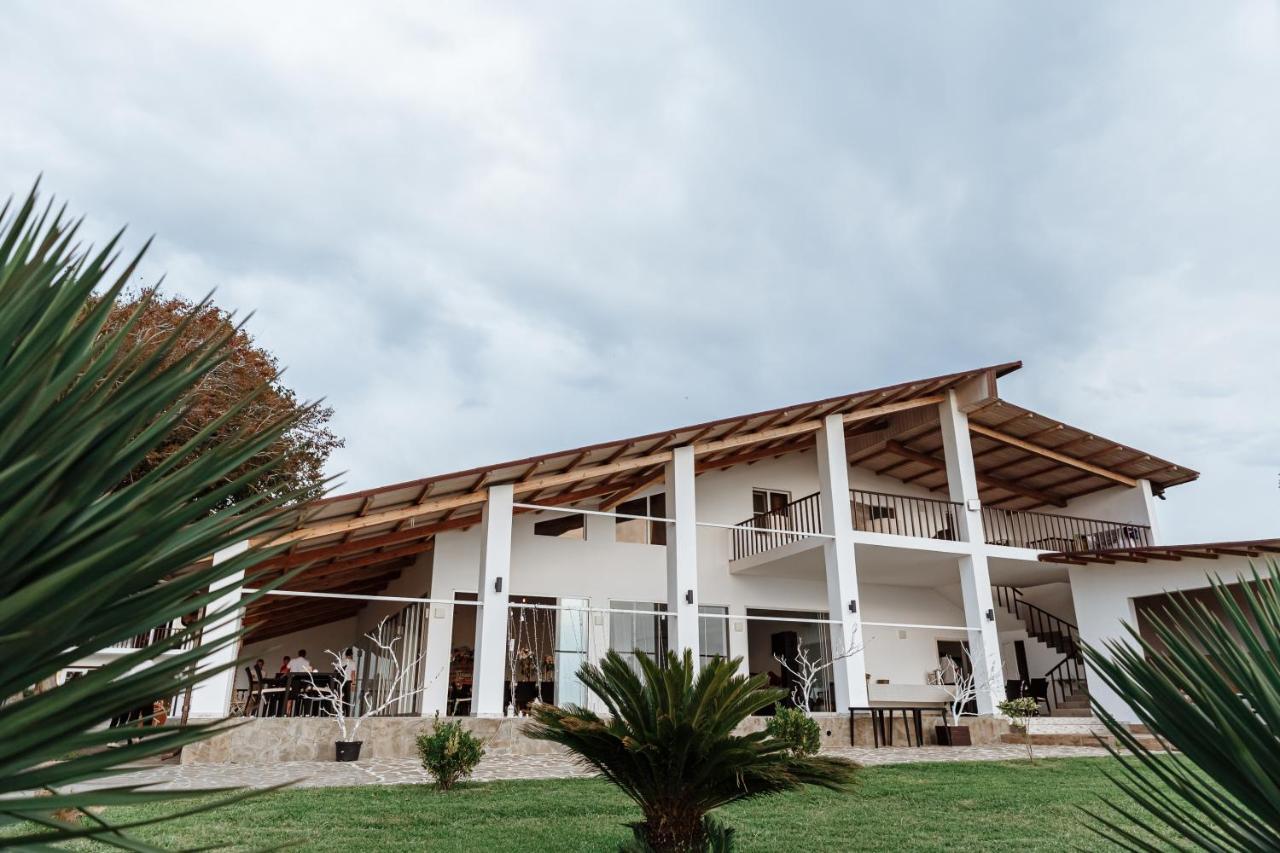 גודאותה Injir Village Hotel מראה חיצוני תמונה